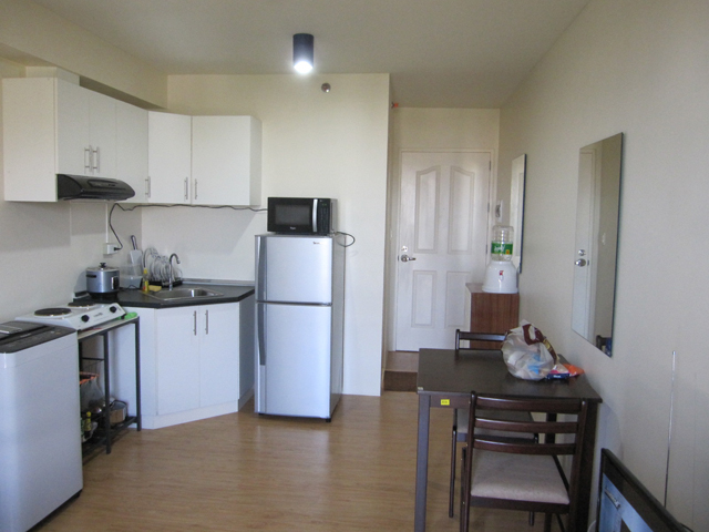 Avida-Cebu-condo-1704-kitchen-dining