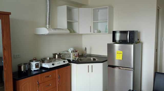 Avida-condo-288-kitchen-b